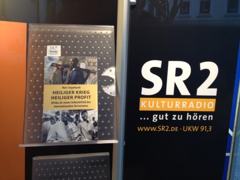 sr2_buchstand
